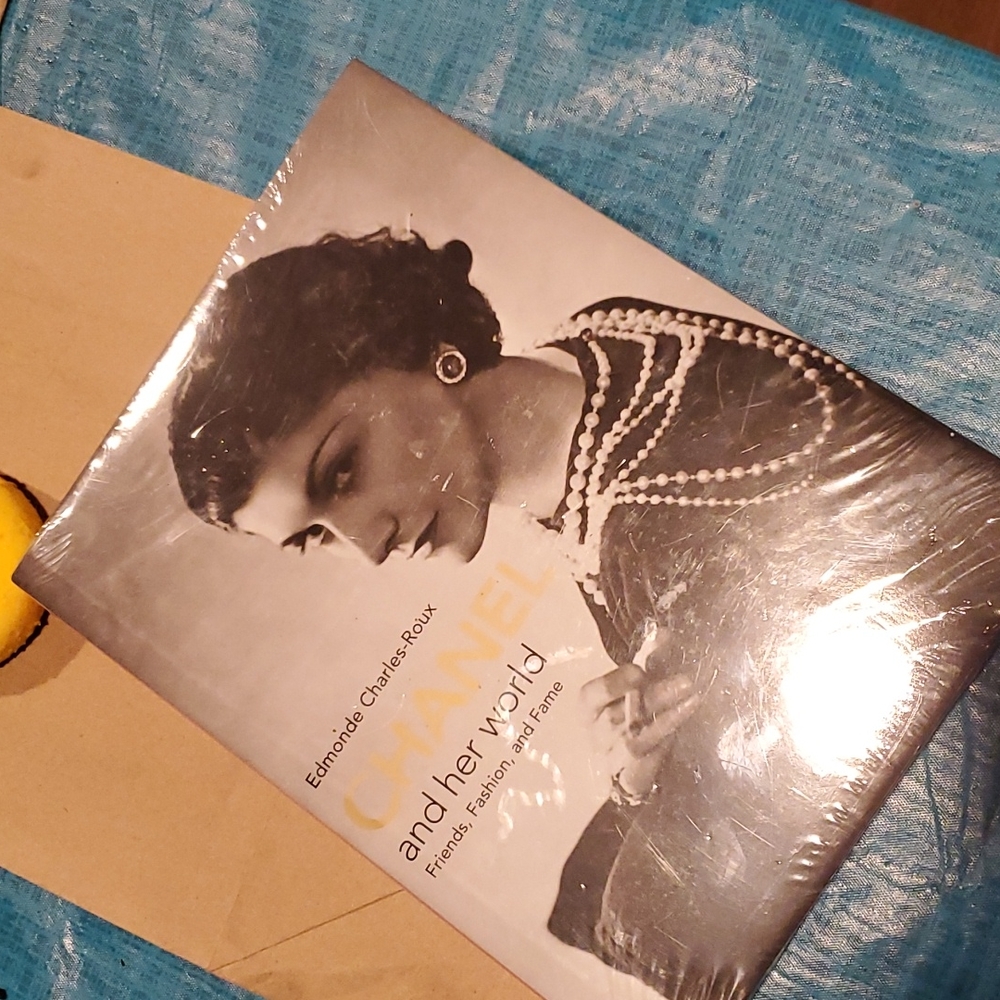 Chanel & her world, Friends, Fashion and Fame by Edmonde Charles-Roux